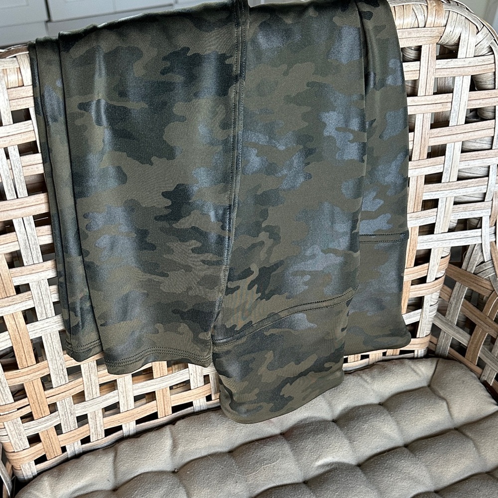 SPANX Camouflage Leggings - Olive and Black